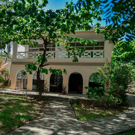 דיאני ביץ' Coral Beach Resort מראה חיצוני תמונה