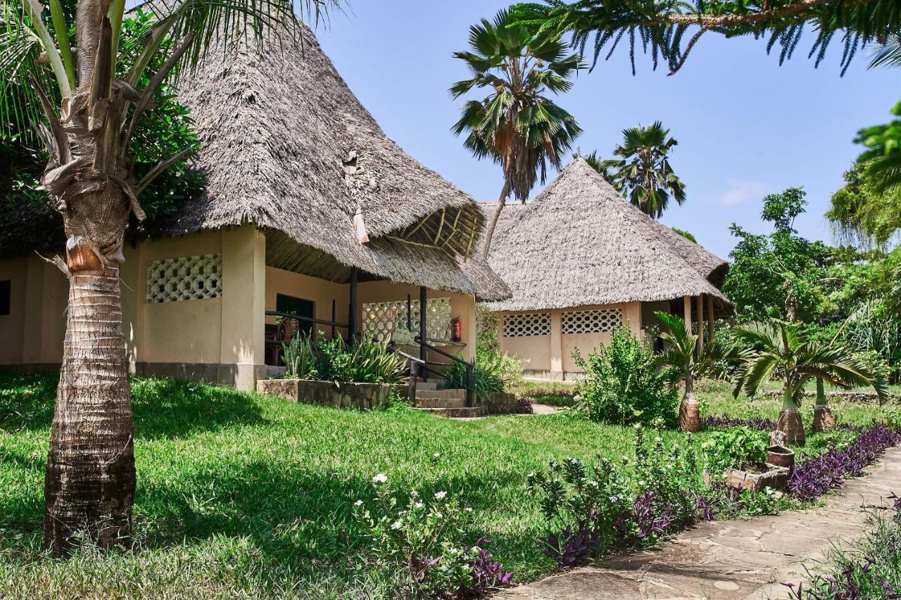 דיאני ביץ' Coral Beach Resort מראה חיצוני תמונה