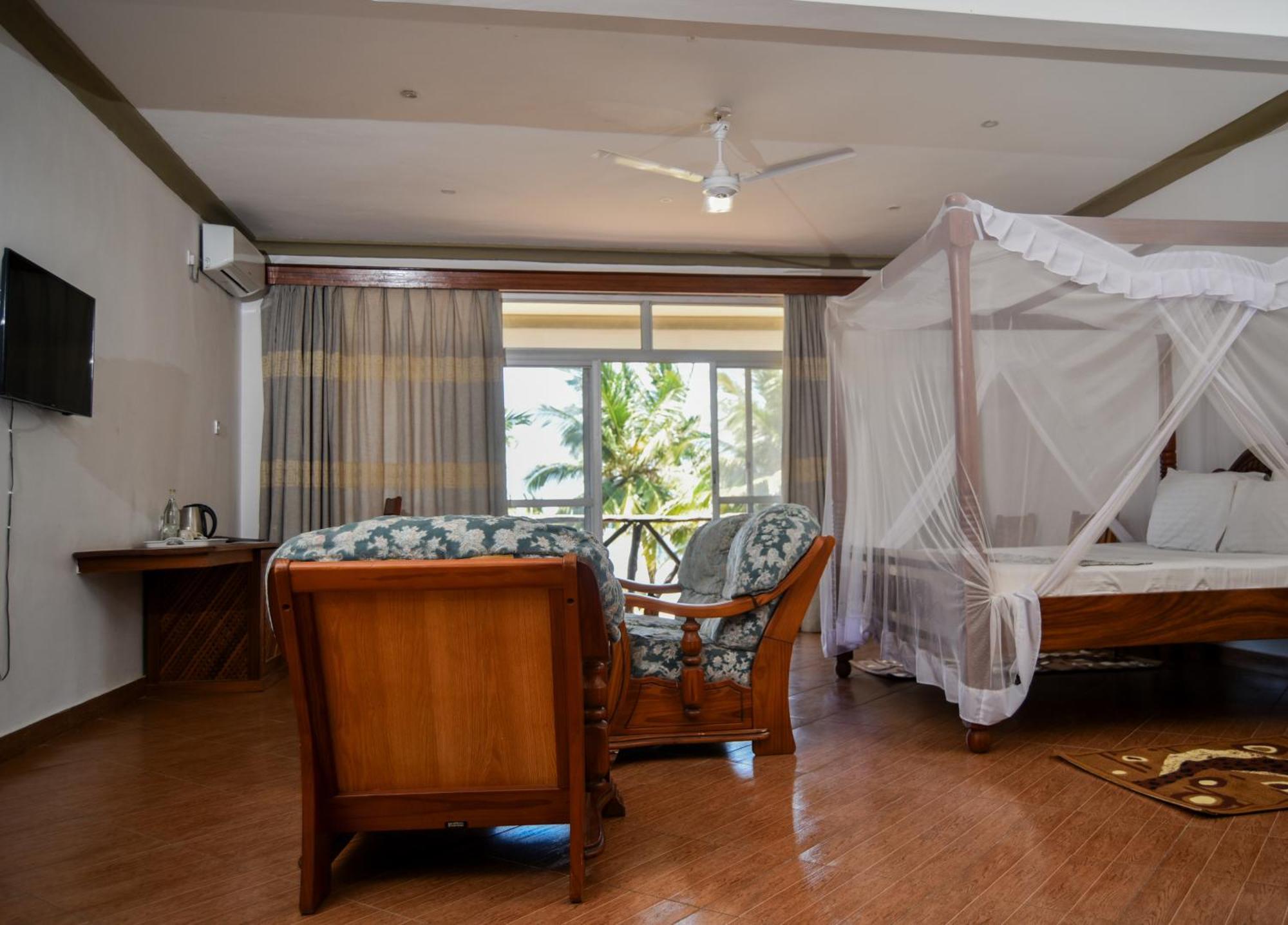 דיאני ביץ' Coral Beach Resort מראה חיצוני תמונה