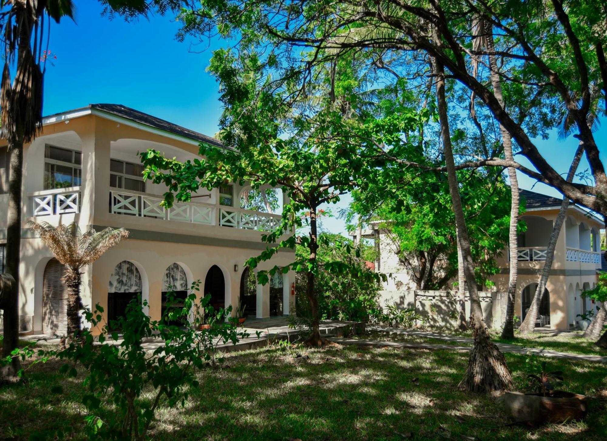 דיאני ביץ' Coral Beach Resort מראה חיצוני תמונה