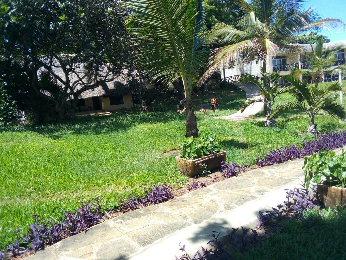 דיאני ביץ' Coral Beach Resort מראה חיצוני תמונה